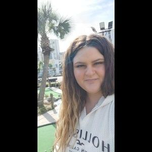 Meet your Posher, Brittany